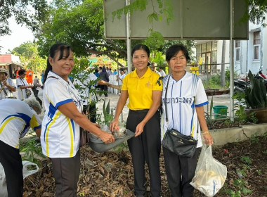 เข้าร่วมกิจกรรมถวายพระพรชัยมงคลและทำบุญตักบาตรข้าวสารอาหารแห้งแด่พระภิกษุสงฆ์ ... พารามิเตอร์รูปภาพ 15