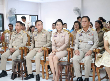 ร่วมพิธีทอดผ้าป่าสามัคคีเพื่อการศึกษาโรงเรียนบ้านหุบกะพง พารามิเตอร์รูปภาพ 3
