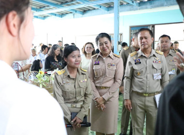 ร่วมพิธีทอดผ้าป่าสามัคคีเพื่อการศึกษาโรงเรียนบ้านหุบกะพง พารามิเตอร์รูปภาพ 7